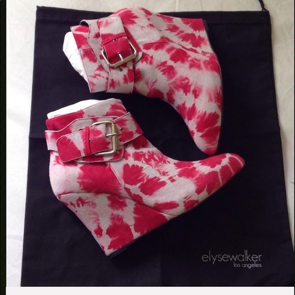 elyse walker Shoes - ❤️HP❤️ NWT Elyse walker tie dye ankle boots